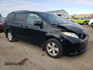 2016 Toyota Sienna LE AAS z VIN 5TDKK3DC7GS712022, wystawiony jako Copart lot #79108114 z przebiegiem 78 235 mil mil oraz Szkoda całkowita • Salvage title. Historia ofert i sprzedaży dostępna na DreamBid. Obrazek 4.