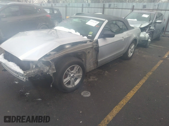 2013 Ford Mustang V6 с VIN 1ZVBP8EM8D5217087, выставлен на аукционе IAAI как лот 35534794 с пробегом Не указан миль и . История ставок и продаж доступна на DreamBid. Изображение 2.