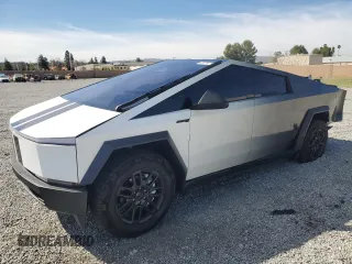 2024 Tesla Cybertruck Cyberbeast z VIN 7G2CEHEE0RA031839, wystawiony jako Copart lot #45773575 z przebiegiem 7133 mil mil oraz Szkody całkowita. Historia ofert i sprzedaży dostępna na DreamBid. Obrazek 1.