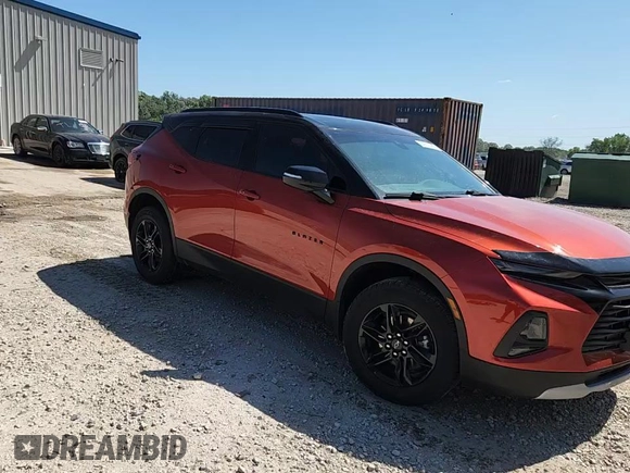 2022 Chevrolet Blazer LT z VIN 3GNKBHR44NS133097, wystawiony jako Copart lot #60976785 z przebiegiem 55 215 mil mil oraz Szkoda całkowita • Salvage title. Historia ofert i sprzedaży dostępna na DreamBid. Obrazek 14.
