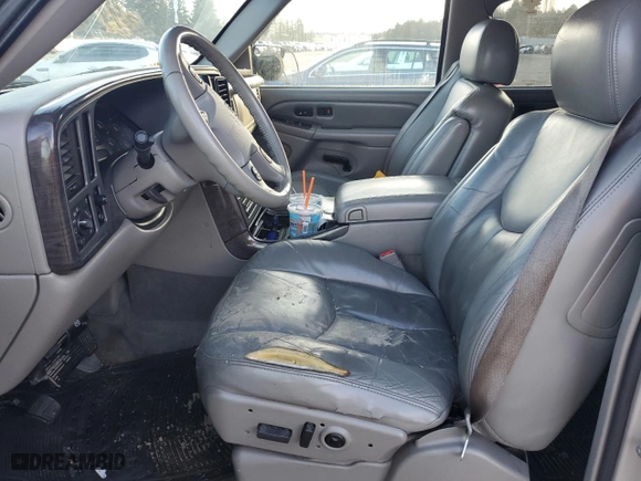 2004 GMC Yukon Denali with VIN 1GKEK63UX4J210336, listed as a Copart auction lot 47892615 with 375,952 mi miles and Salvage Title. Bid and sale history available at carsss.com. Image 7.