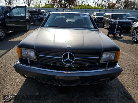 1989 Mercedes-Benz 560 with VIN WDBCA45E4KA498009, listed as a Copart auction lot 53897215 with 366,931 mi miles and Clean Title. Bid and sale history available at DreamBid. Image 5.
