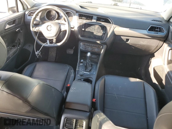 2018 Volkswagen Tiguan SEL z VIN 3VV2B7AX0JM017033, wystawiony jako Copart lot #85799204 z przebiegiem 64 075 mil mil oraz Szkoda całkowita • Salvage title. Historia ofert i sprzedaży dostępna na DreamBid. Obrazek 8.