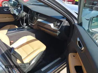 2018 Volvo XC60 Momentum с VIN LYV102RK3JB106290, выставлен на аукционе IAAI как лот 42442081 с пробегом 53 142 миль миль и . История ставок и продаж доступна на DreamBid. Изображение 5.