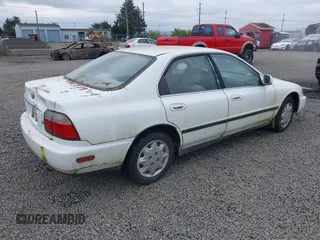 1996 Honda Accord LX with VIN 1HGCD5635TA031485, listed as a IAAI auction lot 42132216 with 158,686 mi miles and . Bid and sale history available at carsss.com. Image 4.