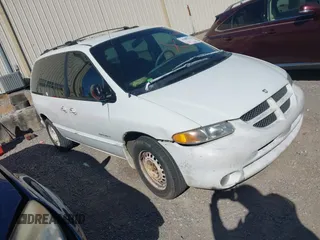 2000 Dodge Caravan SE with VIN 2B4GP45G9YR613000, listed as a IAAI auction lot 41806316 with Not Provided miles and . Bid and sale history available at carsss.com. Image 1.