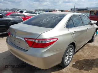 2017 Toyota Camry XLE with VIN 4T1BF1FK0HU288396, listed as a IAAI auction lot 41898907 with 88,043 mi miles. Bid and sale history available at carsss.com. Image 4.