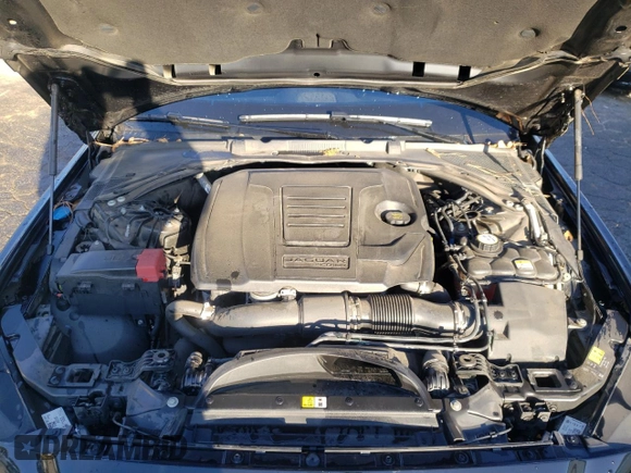 2019 Jaguar XE 25t Premium with VIN SAJAD4FX0KCP47752, listed as a Copart auction lot 87011974 with 32,124 mi miles and Salvage Title. Bid and sale history available at carsss.com. Image 11.