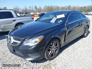 2014 Mercedes-Benz E-Class E 350 with VIN WDDKJ5KBXEF248011, listed as a IAAI auction lot 41566643 with 120,108 mi miles. Bid and sale history available at carsss.com. Image 17.