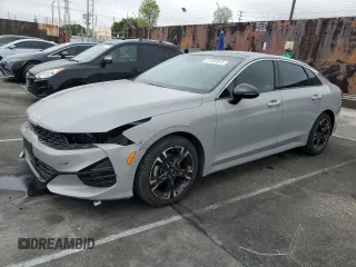 2022 Kia K5 GT-Line z VIN 5XXG64J23NG112009, wystawiony jako Copart lot #51187615 z przebiegiem 56 598 mil mil oraz Szkody całkowita. Historia ofert i sprzedaży dostępna na DreamBid. Obrazek 1.