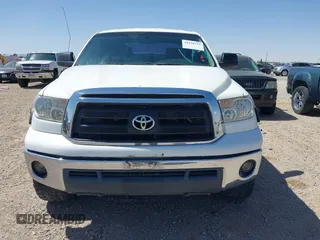 2011 Toyota Tundra z VIN 5TFRM5F1XBX028424, wystawiony jako IAAI lot #42138712 z przebiegiem 182 376 mil mil oraz . Historia ofert i sprzedaży dostępna na DreamBid. Obrazek 12.