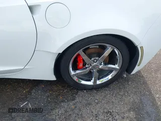 2014 Chevrolet Corvette 2LT z VIN 1G1YD2D7XE5116688, wystawiony jako IAAI lot #42063180 z przebiegiem Nie podano mil oraz . Historia ofert i sprzedaży dostępna na DreamBid. Obrazek 14.