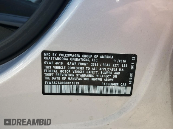 2016 Volkswagen Passat S z VIN 1VWAS7A30GC011313, wystawiony jako Copart lot #61678315 z przebiegiem 77 562 mil mil oraz Szkoda całkowita • Salvage title. Historia ofert i sprzedaży dostępna na DreamBid. Obrazek 12.