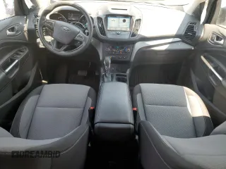 2018 Ford Escape SE z VIN 1FMCU9GD3JUA78244, wystawiony jako Copart lot #59508955 z przebiegiem 108 273 mil mil oraz Szkoda całkowita • Salvage title. Historia ofert i sprzedaży dostępna na DreamBid. Obrazek 8.