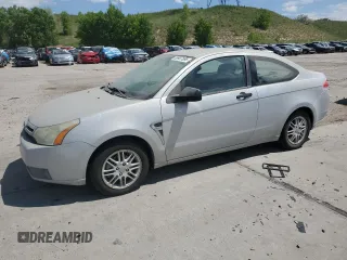 2008 Ford Focus SE z VIN 1FAHP33N78W166845, wystawiony jako Copart lot #59907595 z przebiegiem 183 069 mil mil oraz Czysty tytuł • Clean title. Historia ofert i sprzedaży dostępna na DreamBid. Obrazek 1.