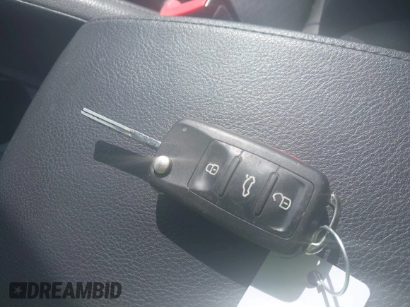 2017 Volkswagen Tiguan S with VIN WVGBV7AX9HK018085, listed as a IAAI auction lot 41804052 with 71,943 mi miles and . Bid and sale history available at DreamBid. Image 11.