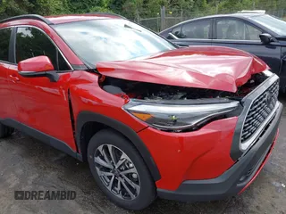 2022 Toyota Corolla Cross XLE z VIN 7MUEAABG0NV030757, wystawiony jako IAAI lot #42597979 z przebiegiem 20 172 mil mil oraz . Historia ofert i sprzedaży dostępna na DreamBid. Obrazek 17.