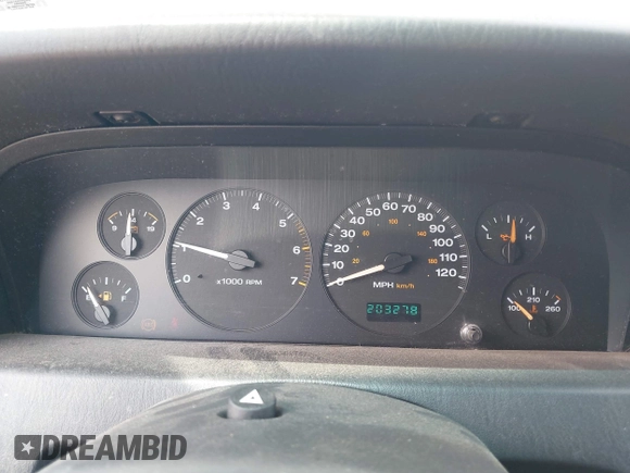 2004 Jeep Grand Cherokee Laredo z VIN 1J4GW48S34C399804, wystawiony jako IAAI lot #42163326 z przebiegiem 203 278 mil mil oraz . Historia ofert i sprzedaży dostępna na DreamBid. Obrazek 7.