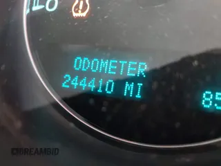 2009 GMC Denali z VIN 1GKFC06269R198526, wystawiony jako IAAI lot #41677428 z przebiegiem 244 410 mil mil oraz . Historia ofert i sprzedaży dostępna na DreamBid. Obrazek 15.
