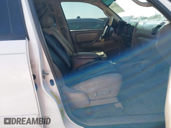 2003 Toyota Sequoia SR5 with VIN 5TDZT34A83S197195, listed as a IAAI auction lot 41711445 with 177,102 mi miles. Bid and sale history available at carsss.com. Image 5.