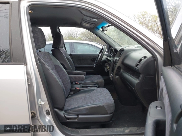 2002 Honda CR-V LX with VIN JHLRD68422C015173, listed as a IAAI auction lot 41959037 with 217,058 mi miles and . Bid and sale history available at carsss.com. Image 5.