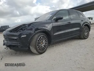 2020 Porsche Cayenne z VIN WP1AA2AY9LDA09910, wystawiony jako Copart lot #44523835 z przebiegiem Nie podano mil oraz Nie do naprawy • Non repairable. Historia ofert i sprzedaży dostępna na DreamBid. Obrazek 1.