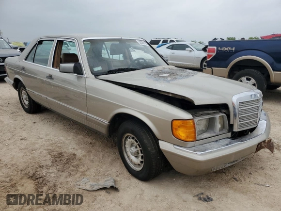 1984 Mercedes-Benz 300 with VIN WDBCB20B7EA028754, listed as a Copart auction lot 50339135 with 152,033 mi miles and Salvage Title. Bid and sale history available at DreamBid. Image 4.