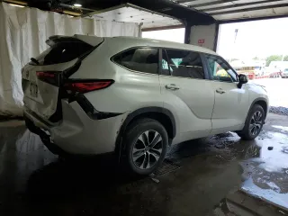 2023 Toyota Highlander L with VIN 5TDKDRBH9PS028911, listed as a Copart auction lot 62825255 with 31,721 mi miles and Salvage title. Bid and sale history available at DreamBid. Image 3.