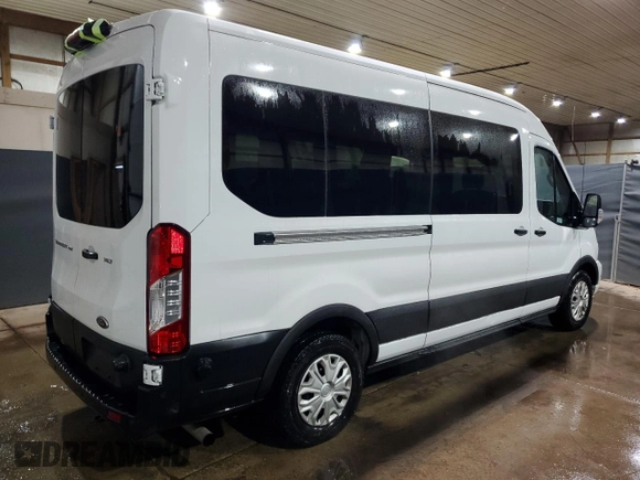 2024 Ford Transit Passenger XL z VIN 1FBAX2C85RKA42408, wystawiony jako Copart lot #55796105 z przebiegiem 29 816 mil mil oraz Czysty tytuł • Clean title. Historia ofert i sprzedaży dostępna na DreamBid. Obrazek 3.