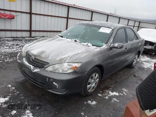 2004 Toyota Camry LE z VIN 4T1BE32K64U896809, wystawiony jako IAAI lot #41075176 z przebiegiem 223 763 mil mil oraz . Historia ofert i sprzedaży dostępna na DreamBid. Obrazek 2.