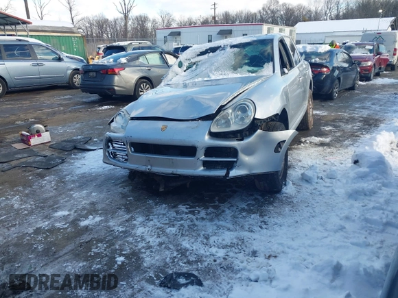 2005 Porsche Cayenne with VIN WP1AA29P75LA22059, listed as a IAAI auction lot 41250250 with 124,835 mi miles. Bid and sale history available at carsss.com. Image 17.