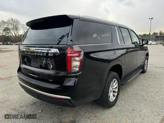 2022 Chevrolet Suburban LT with VIN 1GNSKCKD7NR325453, listed as a Copart auction lot 82482904 with 151,655 mi miles and Clean Title. Bid and sale history available at carsss.com. Image 4.