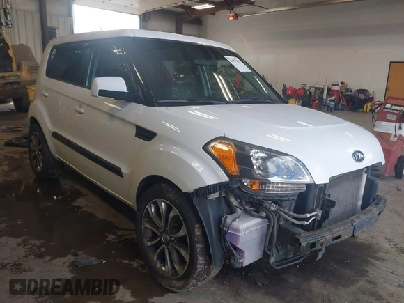 2011 Kia Soul + with VIN KNDJT2A24B7716580, listed as a IAAI auction lot 41974058 with 139,940 mi miles. Bid and sale history available at carsss.com. Image 1.