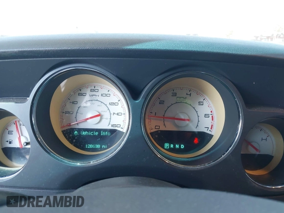 2013 Dodge Challenger R/T z VIN 2C3CDYBT9DH565280, wystawiony jako IAAI lot #42315527 z przebiegiem 128 638 mil mil oraz . Historia ofert i sprzedaży dostępna na DreamBid. Obrazek 7.