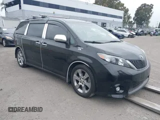 2013 Toyota Sienna SE с VIN 5TDXK3DC3DS405075, выставлен на аукционе IAAI как лот 42127766 с пробегом 74 110 миль миль и . История ставок и продаж доступна на DreamBid. Изображение 1.