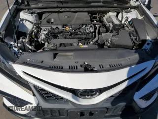 2022 Toyota Camry SE with VIN 4T1G11AK8NU033910, listed as a Copart auction lot 80560594 with 28,298 mi miles and Salvage Title. Bid and sale history available at carsss.com. Image 11.
