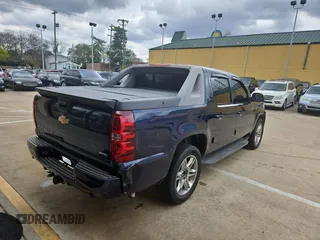2010 Chevrolet Avalanche LT with VIN 3GNNCFE09AG124832, listed as a Copart auction lot 81128834 with 136,595 mi miles and Clean Title. Bid and sale history available at carsss.com. Image 4.