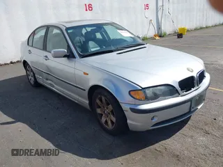 2004 BMW 3 Series 325i с VIN WBAAZ33464KP82869, выставлен на аукционе IAAI как лот 42221954 с пробегом 90 335 миль миль и . История ставок и продаж доступна на DreamBid. Изображение 1.