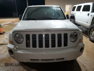 2008 Jeep Patriot Sport with VIN 1J8FT28008D773064, listed as a Copart auction lot 85144074 with 156,951 mi miles and Clean title. Bid and sale history available at DreamBid. Image 5.