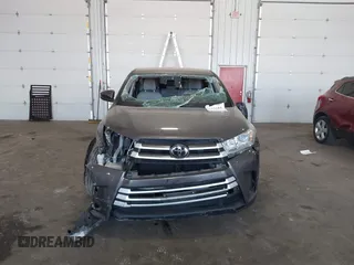 2017 Toyota Highlander LE with VIN 5TDBZRFH8HS386143, listed as a IAAI auction lot 42233604 with 44,507 mi miles and . Bid and sale history available at DreamBid. Image 11.