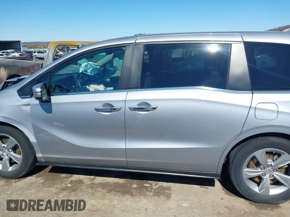 2018 Honda Odyssey EX-L with VIN 5FNRL6H71JB077112, listed as a IAAI auction lot 41721523 with 70,893 mi miles. Bid and sale history available at carsss.com. Image 14.