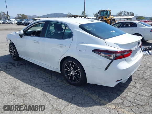 2021 Toyota Camry SE Nightshade with VIN 4T1G11AK8MU553894, listed as a IAAI auction lot 41847408 with 28,557 mi miles. Bid and sale history available at carsss.com. Image 3.