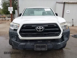 2017 Toyota Tacoma SR z VIN 5TFRX5GN5HX078049, wystawiony jako IAAI lot #42063533 z przebiegiem 256 585 mil mil oraz . Historia ofert i sprzedaży dostępna na DreamBid. Obrazek 12.