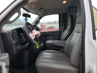 2019 Chevrolet Express Cargo с VIN 1GCWGAFPXK1143678, выставлен на аукционе Copart как лот 88565115 с пробегом 89 352 миль миль и Списание • Salvage title. История ставок и продаж доступна на DreamBid. Изображение 7.
