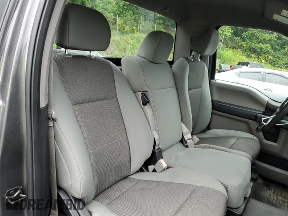 2019 Ford F-150 XL z VIN 1FTMF1CB6KKC82803, wystawiony jako Copart lot #60141195 z przebiegiem 92 414 mil mil oraz Szkoda całkowita • Salvage title. Historia ofert i sprzedaży dostępna na DreamBid. Obrazek 10.