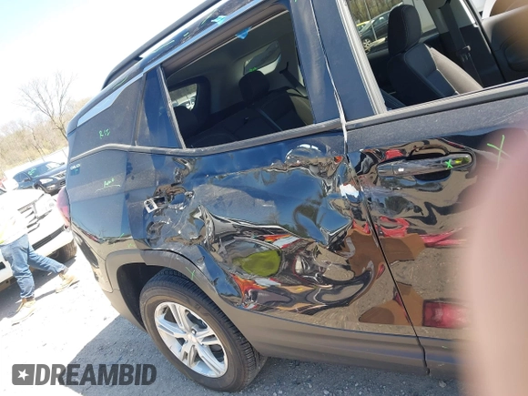 2024 GMC Terrain SLE with VIN 3GKALTEG8RL110916, listed as a IAAI auction lot 42064712 with 4,418 mi miles and . Bid and sale history available at DreamBid. Image 19.