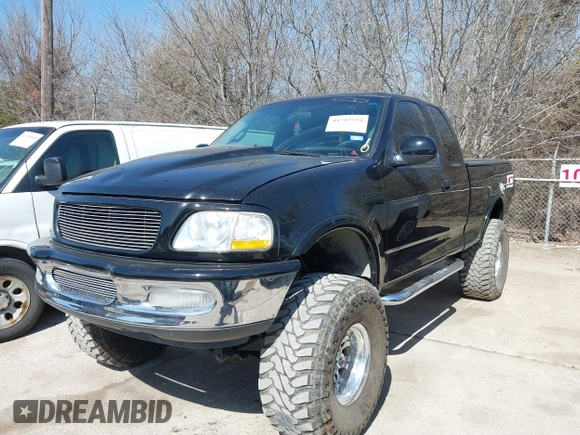 1998 Ford F-250 z VIN 1FTPX28L7WNA79621, wystawiony jako IAAI lot #41783554 z przebiegiem 254 342 mil mil oraz . Historia ofert i sprzedaży dostępna na DreamBid. Obrazek 2.