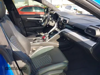 2020 Lamborghini Urus z VIN ZPBUA1ZL5LLA10133, wystawiony jako IAAI lot #41163414 z przebiegiem 31 722 mil mil oraz . Historia ofert i sprzedaży dostępna na DreamBid. Obrazek 5.