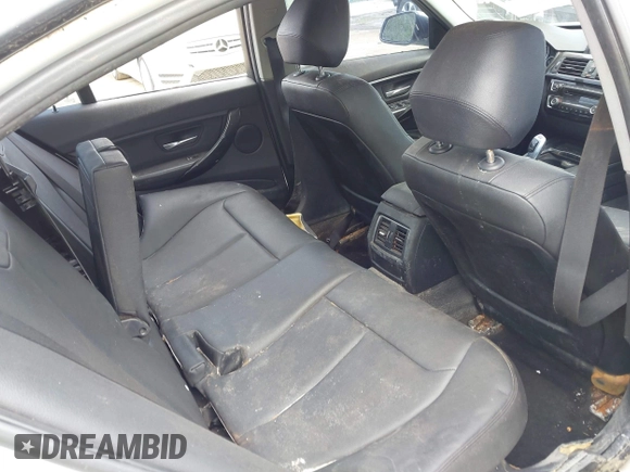 2017 BMW 3 Series 320i z VIN WBA8E1G51HNU12483, wystawiony jako IAAI lot #42339324 z przebiegiem Nie podano mil oraz . Historia ofert i sprzedaży dostępna na DreamBid. Obrazek 8.