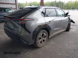 2023 Toyota bZ4X XLE z VIN JTMABACA6PA029144, wystawiony jako IAAI lot #42245153 z przebiegiem Nie podano mil oraz . Historia ofert i sprzedaży dostępna na DreamBid. Obrazek 4.